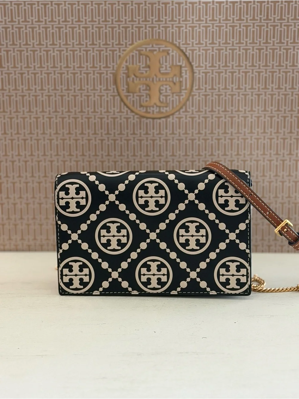 TORY BURCH T Monogram Chain Wallet Crossbody in Black /New Cream NWT